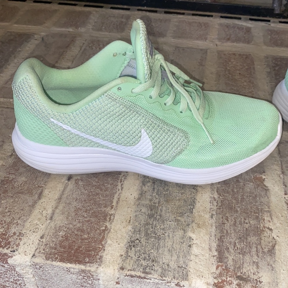 Nike Mint Green Running Shoes